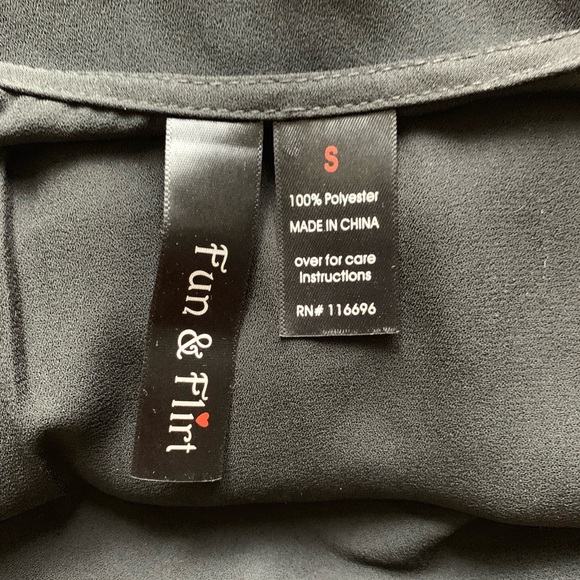 Black Woven Sleeveless Tunic - Picture 3 of 5